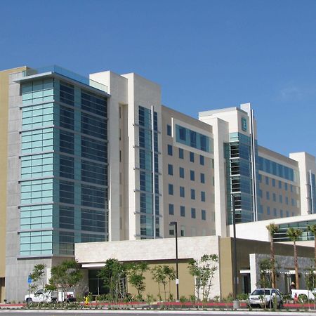 เอ็มบาสซี่ สวีทส์ ออนทาริโอ แอร์พอร์ต โฮเต็ล Hotel ออนตาริโอ ภายนอก รูปภาพ