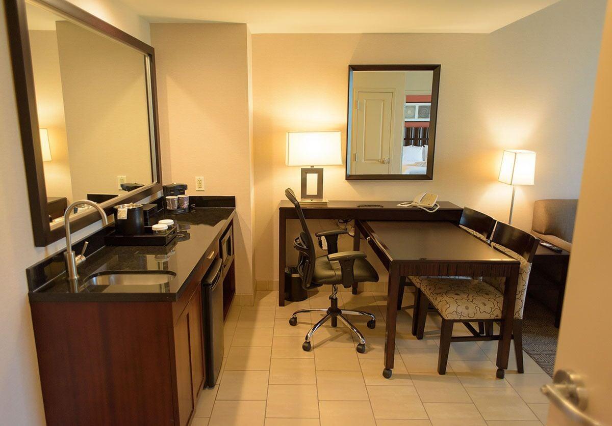 เอ็มบาสซี่ สวีทส์ ออนทาริโอ แอร์พอร์ต โฮเต็ล Hotel ออนตาริโอ ภายนอก รูปภาพ
