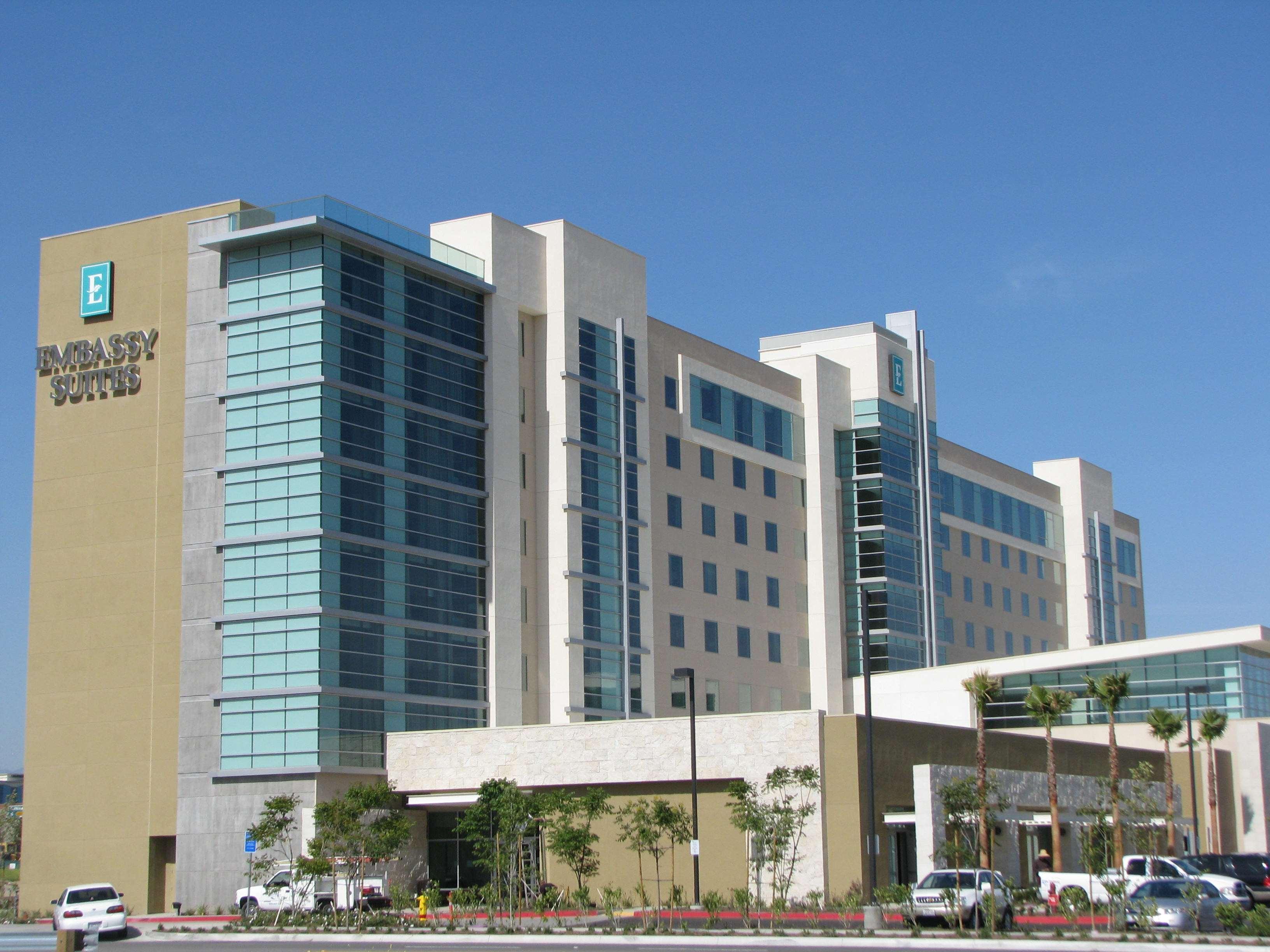 เอ็มบาสซี่ สวีทส์ ออนทาริโอ แอร์พอร์ต โฮเต็ล Hotel ออนตาริโอ ภายนอก รูปภาพ