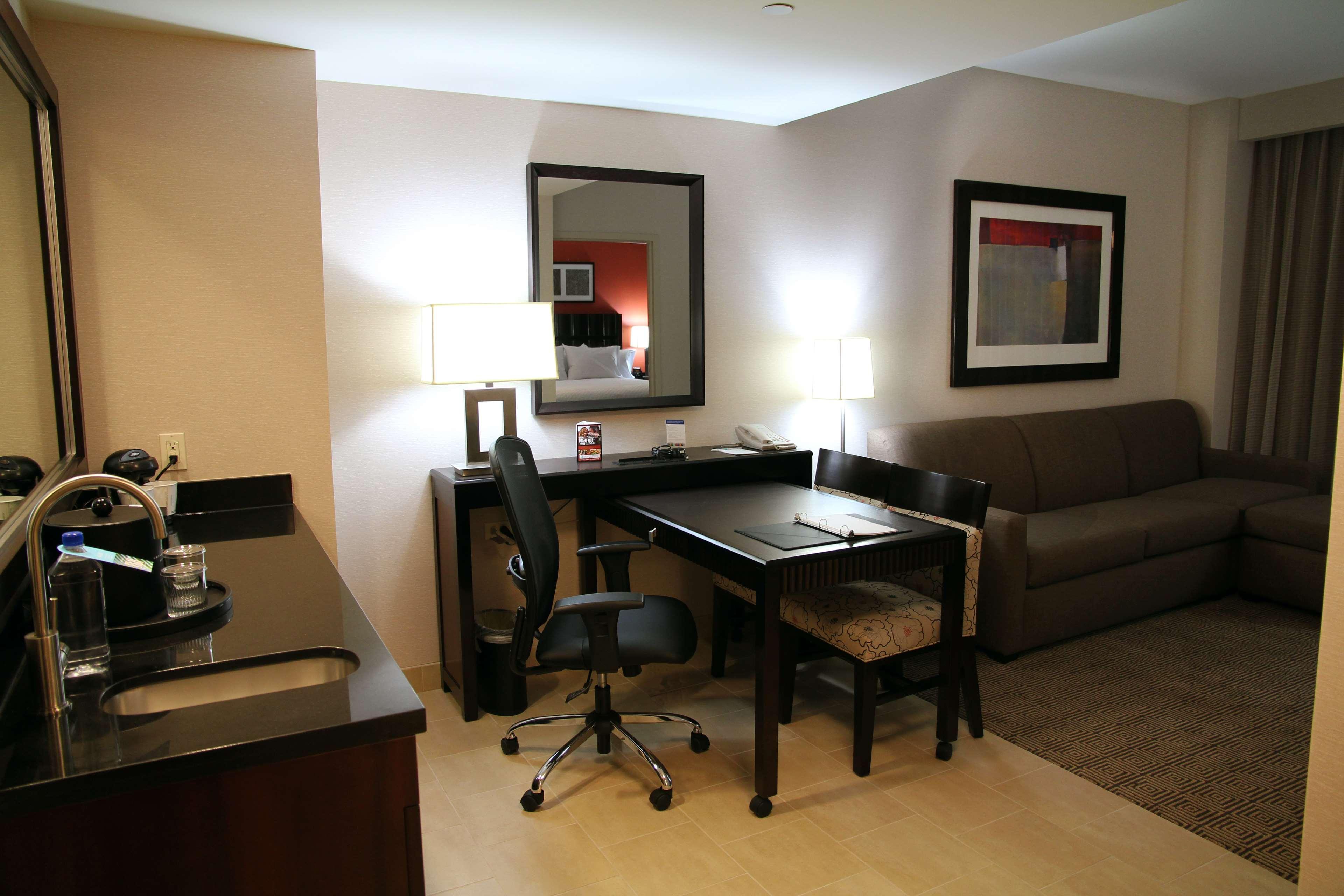 เอ็มบาสซี่ สวีทส์ ออนทาริโอ แอร์พอร์ต โฮเต็ล Hotel ออนตาริโอ ห้อง รูปภาพ